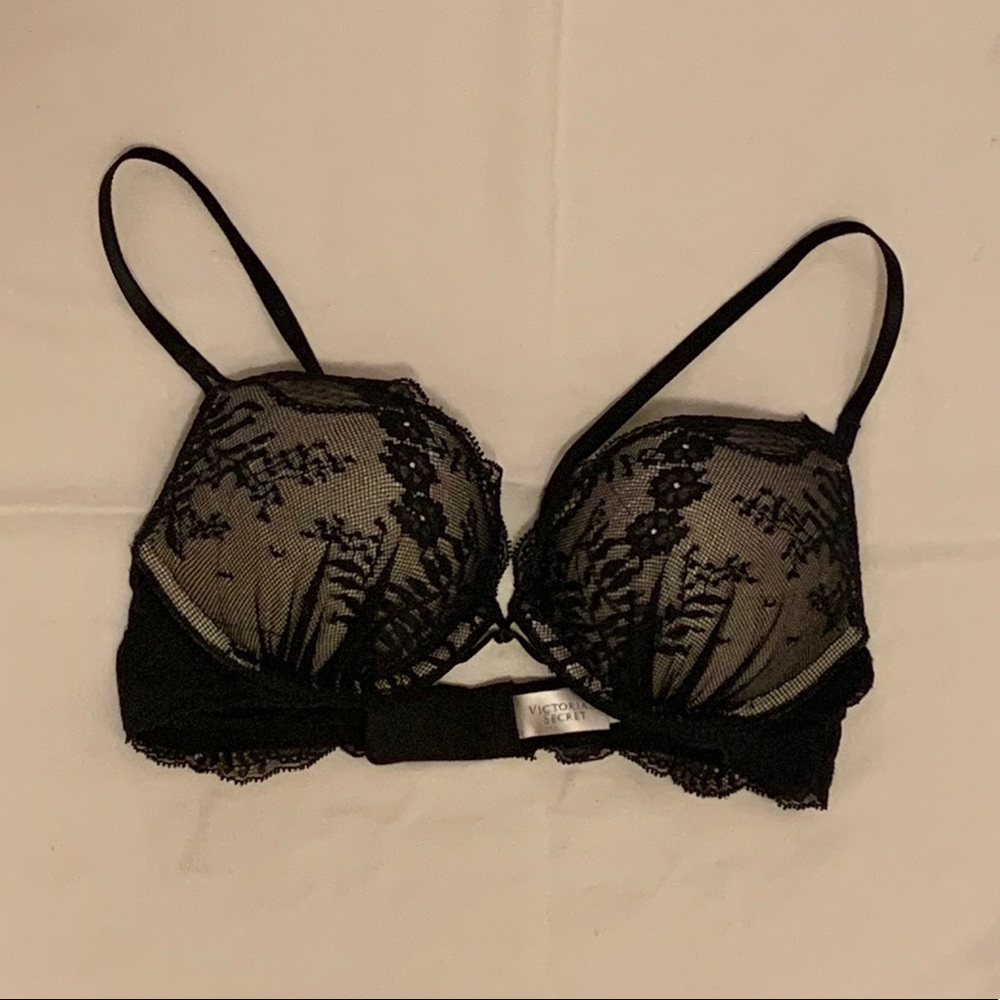 Victoria's Secret Miraculous Plunge pushup bra 32A